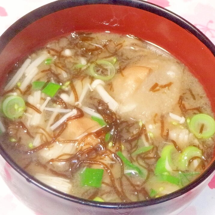 きのこともずくと麩のお味噌汁